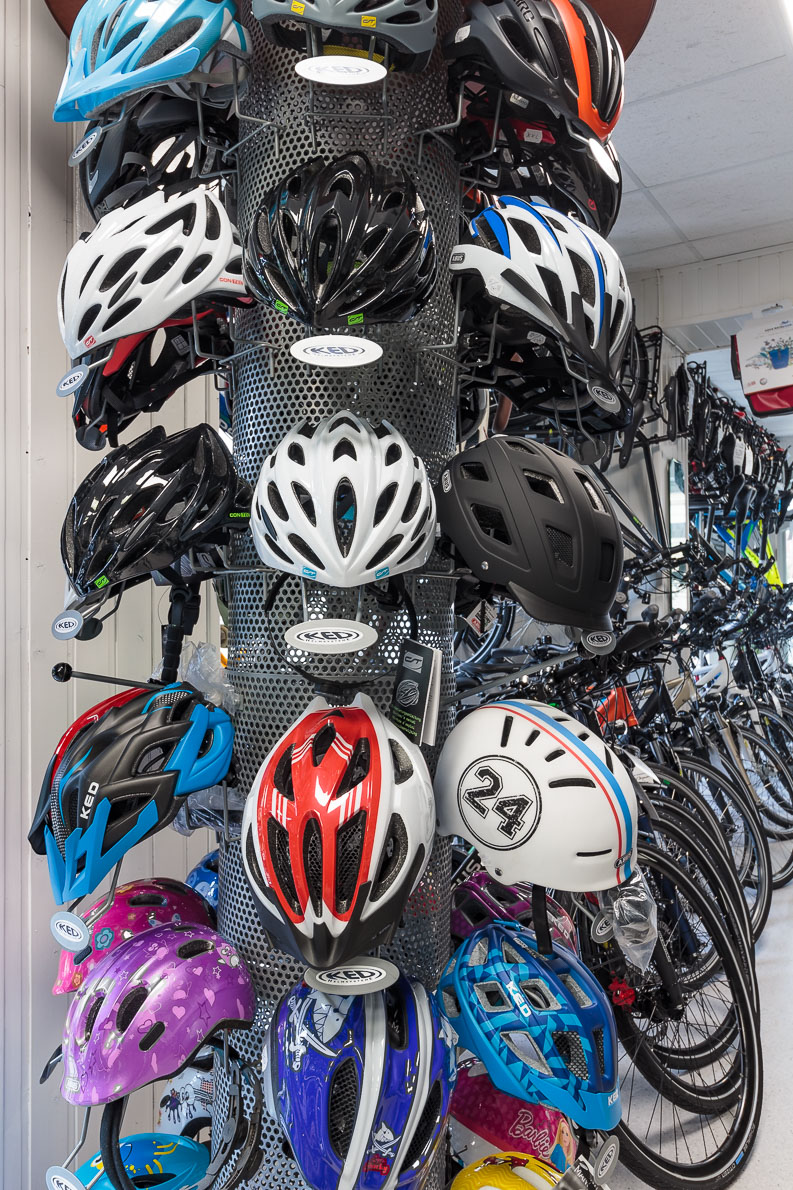 Große Auswahl an Fahrradhelmen